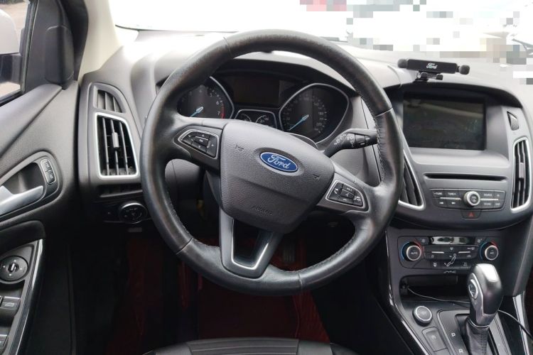 Used Ford Focus 2015 Hatchback EcoBoost 180 Automatic Elite Model Steering Wheel