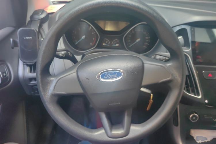 Used Ford Focus 2015 Hatchback 1.6L Automatic Comfort Model Steering Wheel