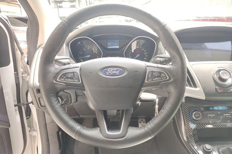 Used Ford Focus 2015 Hatchback 1.6L Manual Fashion Edition Steering Wheel