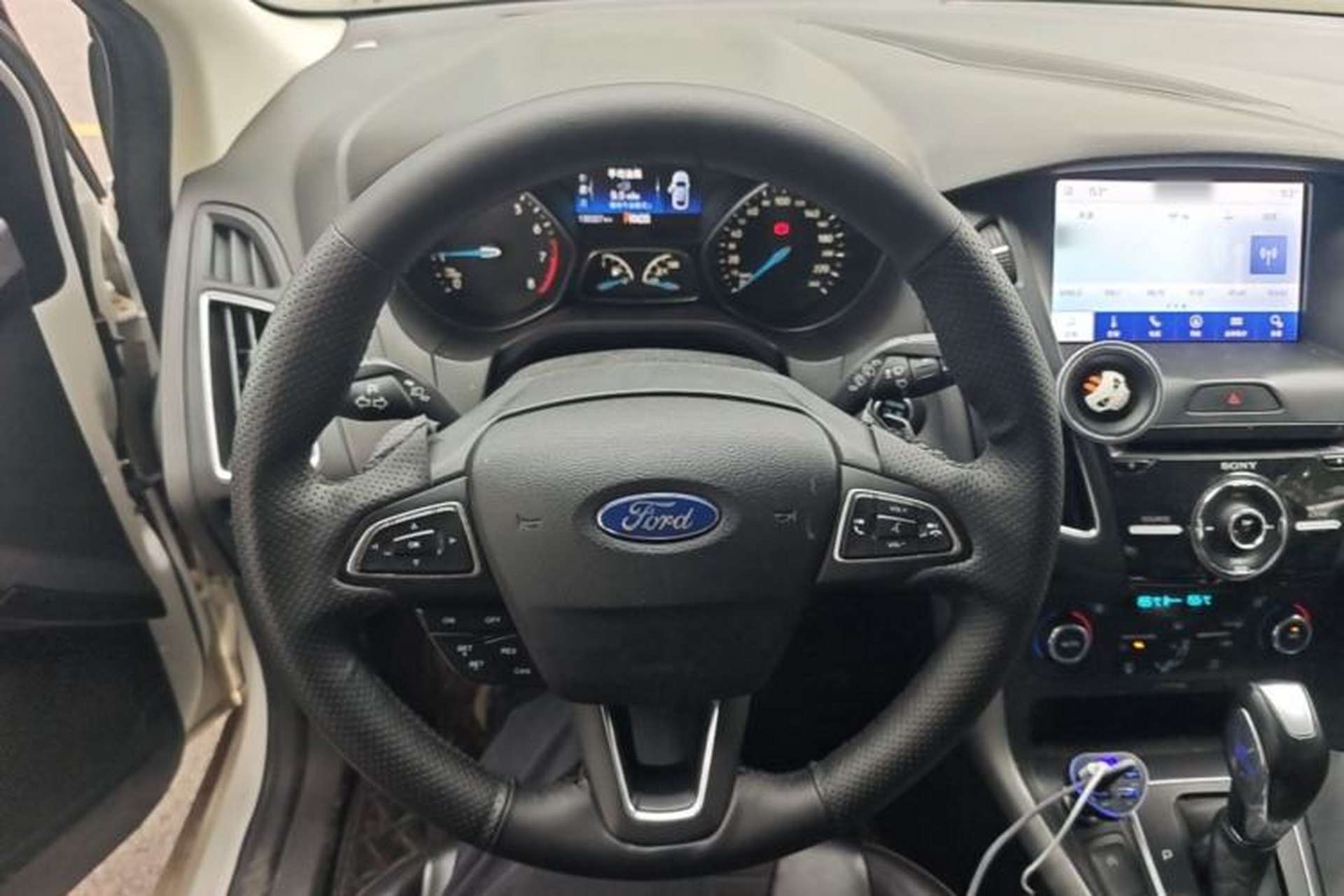 Used Ford Focus 2015 Hatchback EcoBoost 180 Automatic Sport Model Steering Wheel