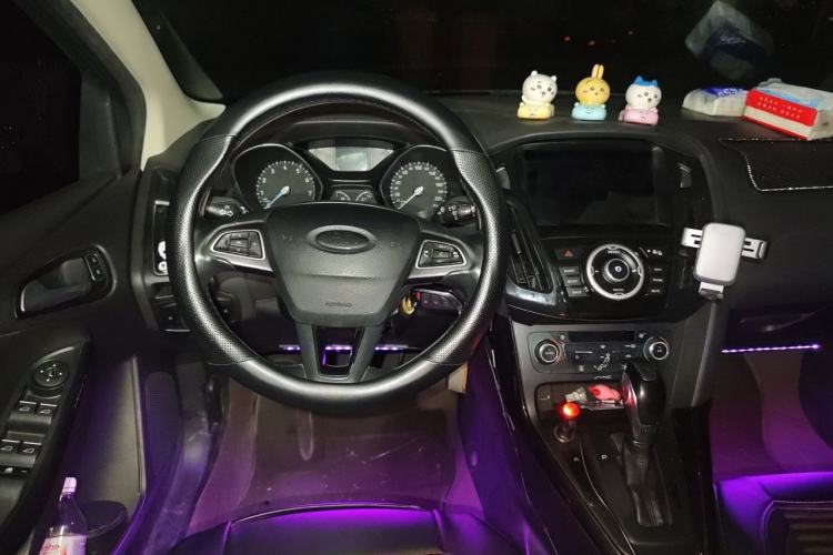 Used Ford Focus 2015 Sedan EcoBoost 125 Automatic Supreme Style Edition Steering Wheel