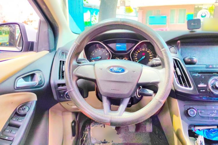 Used Ford Focus 2015 Sedan 1.6L Manual Comfort Model Steering Wheel