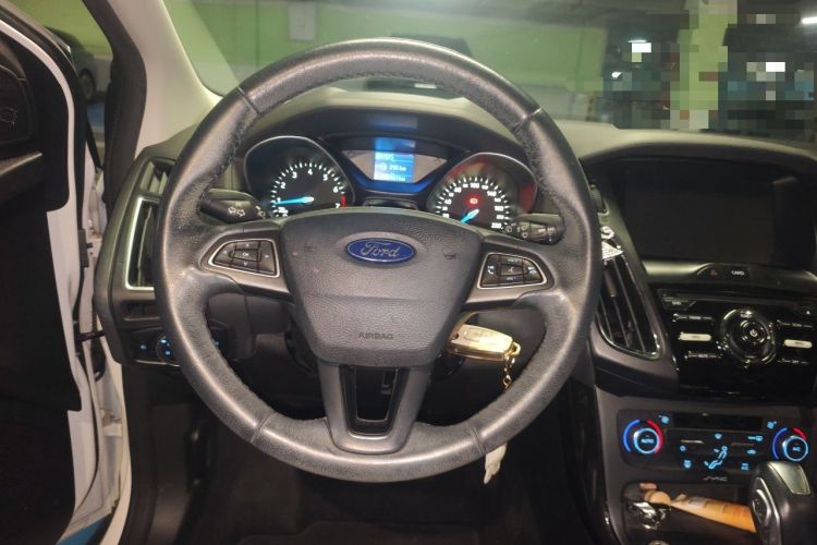 Used Ford Focus 2015 Hatchback 1.6L Automatic Fashion Edition Steering Wheel