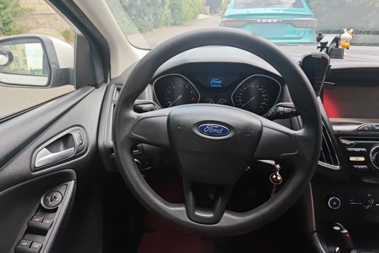 Used Ford Focus 2015 Hatchback 1.6L Automatic Comfort Model Steering Wheel