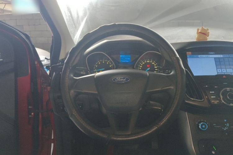 Used Ford Focus 2015 Hatchback 1.6L Automatic Comfort Model Steering Wheel