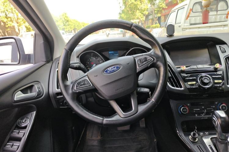 Used Ford Focus 2015 Sedan 1.6L Automatic Trend Model Steering Wheel