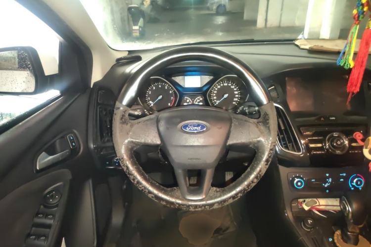 Used Ford Focus 2015 Hatchback 1.6L Automatic Comfort Model Steering Wheel