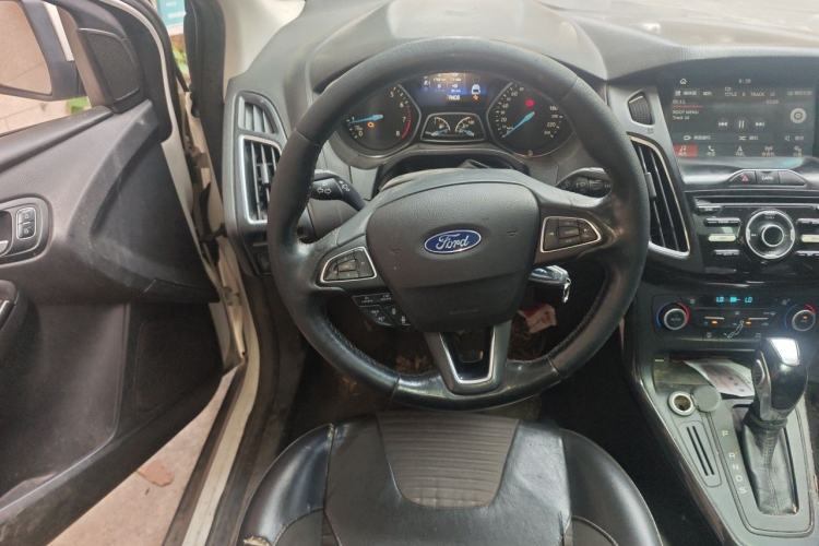 Used Ford Focus 2015 Sedan 1.6L Automatic Trend Model Steering Wheel