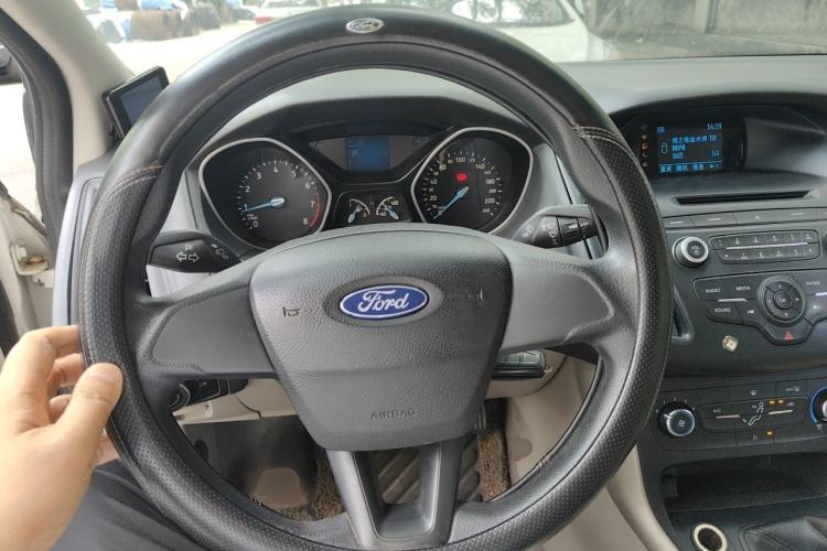 Used Ford Focus 2015 Sedan 1.6L Manual Comfort Model Steering Wheel
