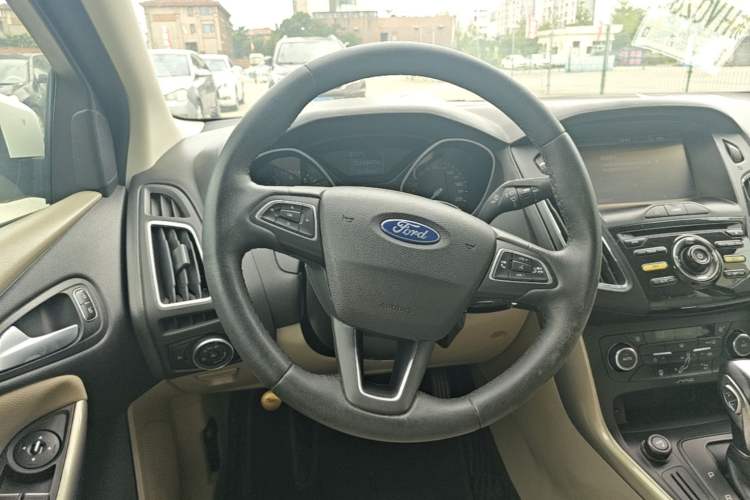 Used Ford Focus 2015 Sedan 1.6L Automatic Trend Model Steering Wheel