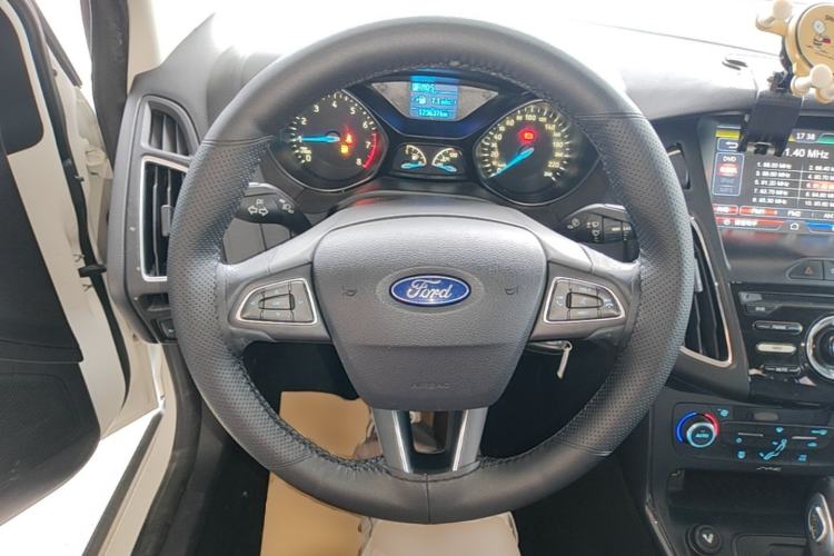 Used Ford Focus 2015 Sedan 1.6L Automatic Trend Model Steering Wheel
