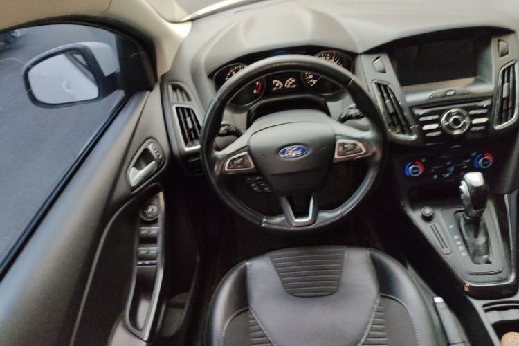 Used Ford Focus 2015 Hatchback 1.6L Automatic Fashion Edition Steering Wheel
