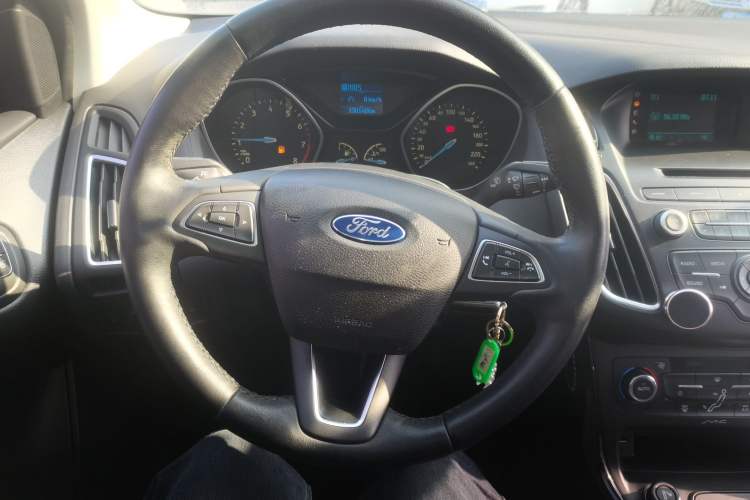 Used Ford Focus 2015 Sedan 1.6L Automatic Trend Model Steering Wheel