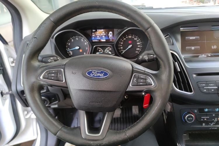 Used Ford Focus 2015 Sedan EcoBoost 180 Automatic Elite Model Steering Wheel