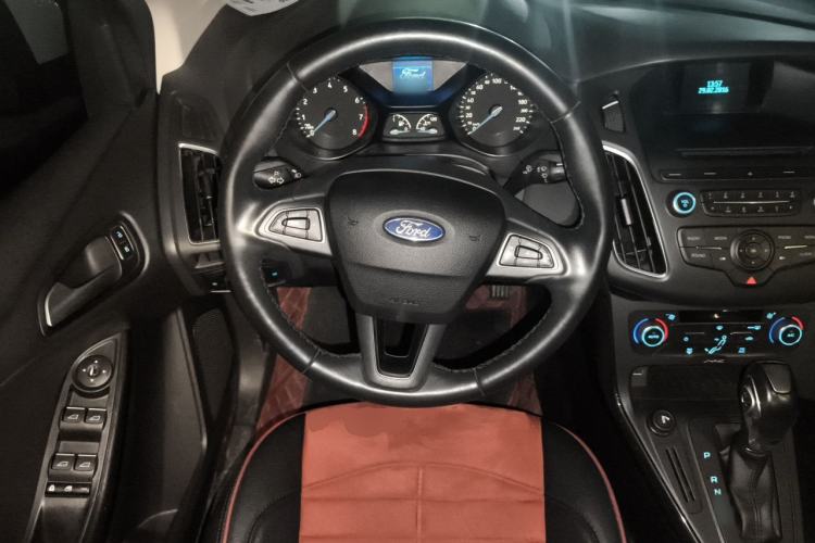 Used Ford Focus 2015 Sedan 1.6L Automatic Trend Model Steering Wheel