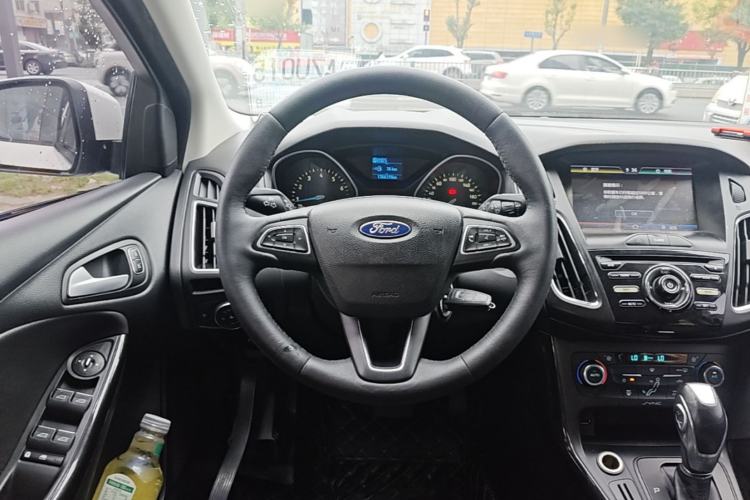 Used Ford Focus 2015 Hatchback 1.6L Automatic Fashion Edition Steering Wheel