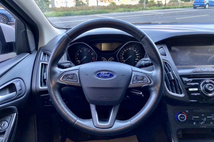 Used Ford Focus 2015 Hatchback 1.6L Manual Fashion Edition Steering Wheel