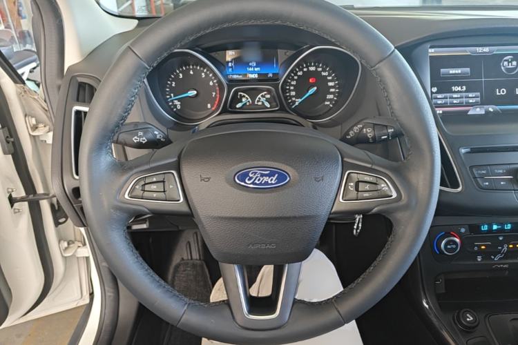 Used Ford Focus 2015 Hatchback EcoBoost 180 Automatic Elite Model Steering Wheel