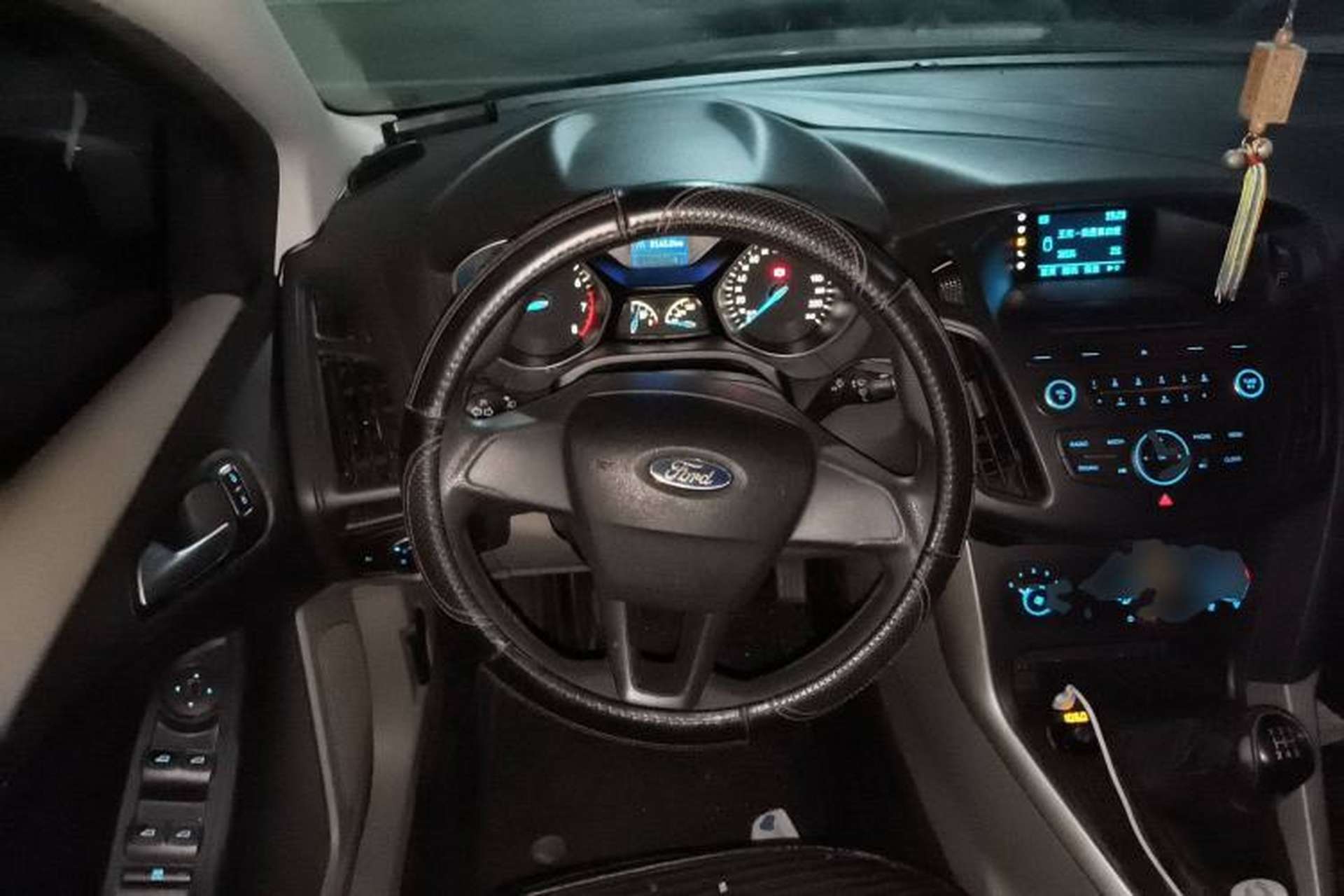 Used Ford Focus 2015 Sedan 1.6L Manual Comfort Model Steering Wheel