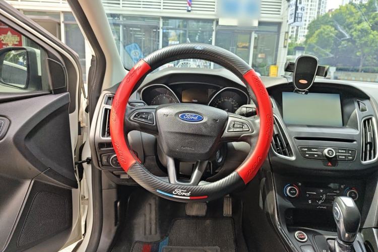Used Ford Focus 2015 Hatchback EcoBoost 180 Automatic Elite Model Steering Wheel