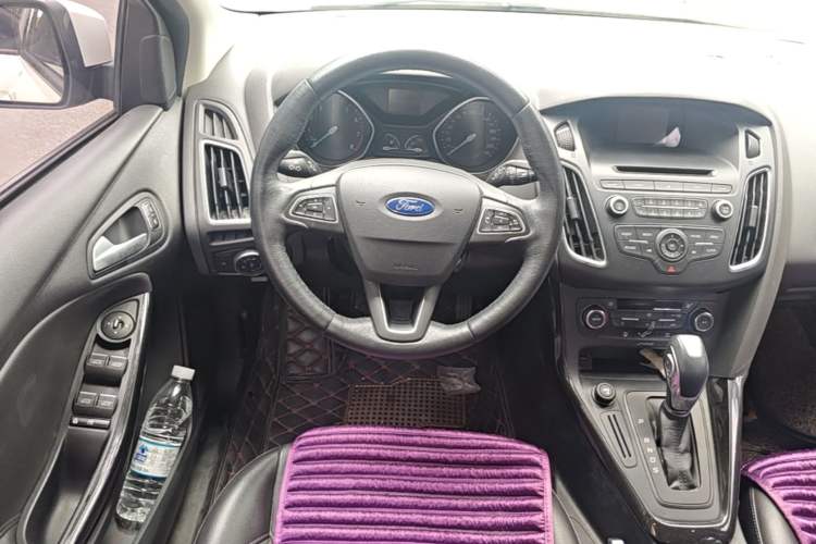 Used Ford Focus 2015 Hatchback 1.6L Automatic Fashion Edition Steering Wheel