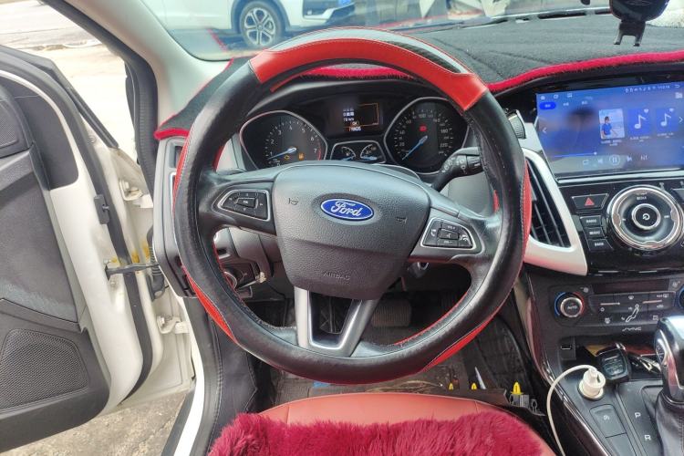 Used Ford Focus 2015 Hatchback EcoBoost 180 Automatic Elite Model Steering Wheel