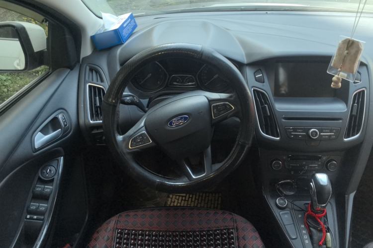 Used Ford Focus 2015 Hatchback EcoBoost 180 Automatic Elite Model Steering Wheel