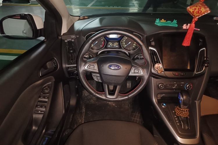 Used Ford Focus 2015 Hatchback 1.6L Automatic Comfort Model Steering Wheel