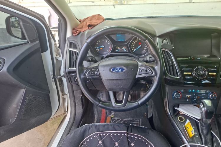Used Ford Focus 2015 Sedan 1.6L Automatic Trend Model Steering Wheel