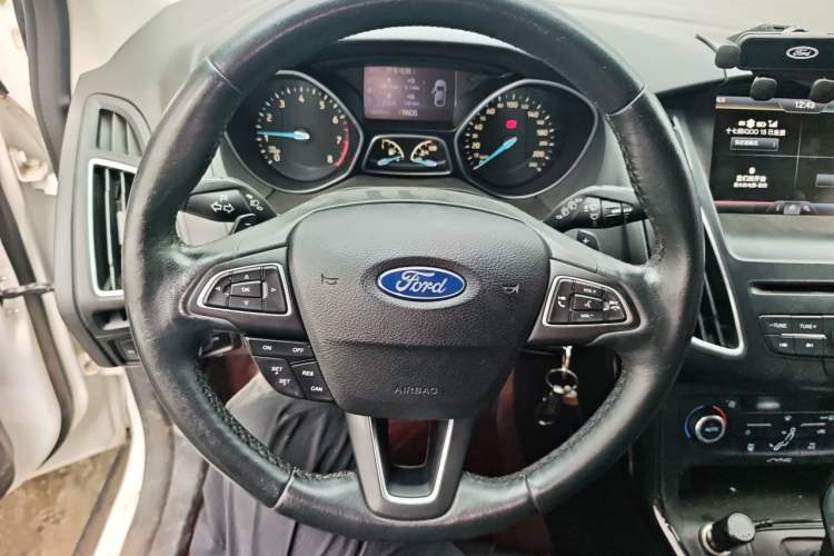 Used Ford Focus 2015 Hatchback EcoBoost 180 Automatic Elite Model Steering Wheel