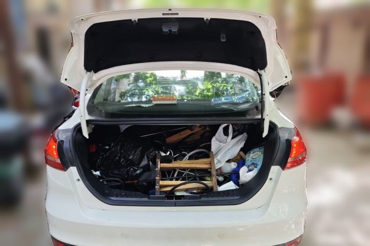 Used Ford Focus 2015 Sedan EcoBoost 125 Automatic Supreme Style Edition Trunk