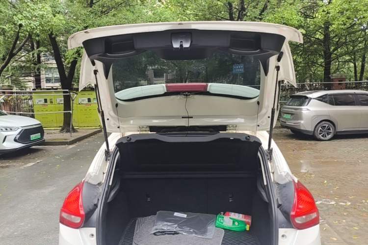 Used Ford Focus 2015 Hatchback 1.6L Automatic Fashion Edition Trunk