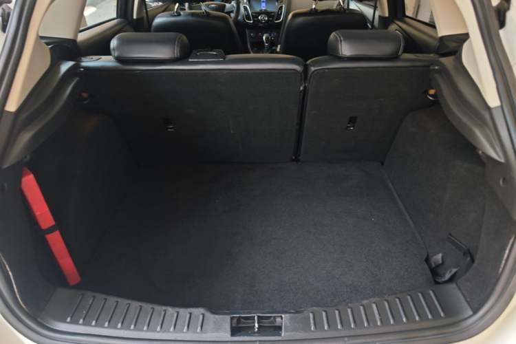 Used Ford Focus 2015 Hatchback 1.6L Automatic Comfort Model Trunk