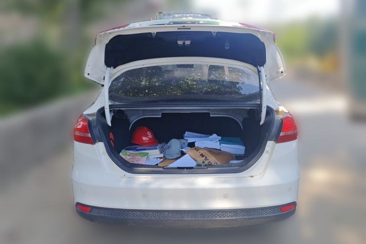 Used Ford Focus 2015 Sedan 1.6L Manual Fashion Edition Trunk