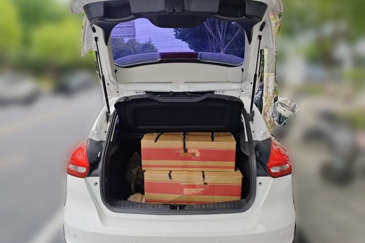 Used Ford Focus 2015 Hatchback EcoBoost 180 Automatic Elite Model Trunk