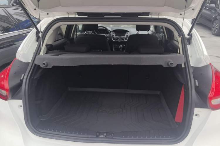 Used Ford Focus 2015 Hatchback 1.6L Automatic Comfort Model Trunk