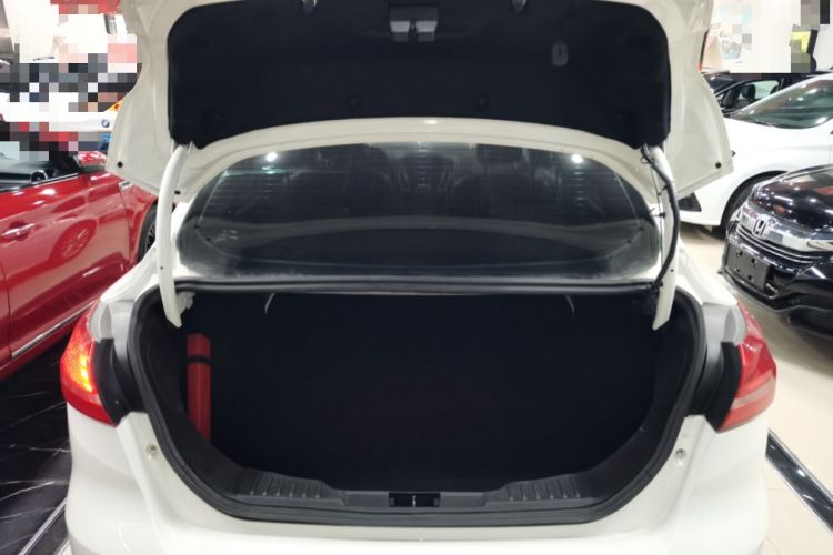 Used Ford Focus 2015 Sedan 1.6L Manual Fashion Edition Trunk