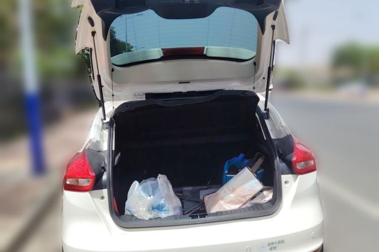 Used Ford Focus 2015 Hatchback EcoBoost 125 Manual – Ultra-Style Edition Trunk