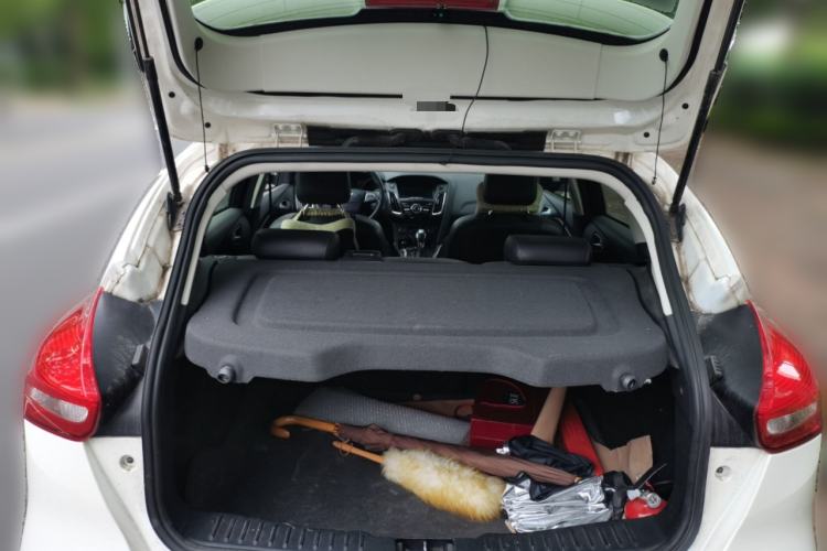 Used Ford Focus 2015 Hatchback 1.6L Automatic Fashion Edition Trunk