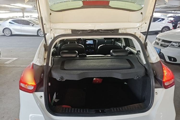 Used Ford Focus 2015 Hatchback EcoBoost 125 Automatic Supreme Style Edition Trunk