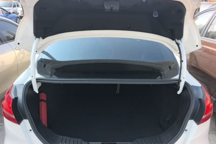 Used Ford Focus 2015 Sedan 1.6L Manual Comfort Model Trunk