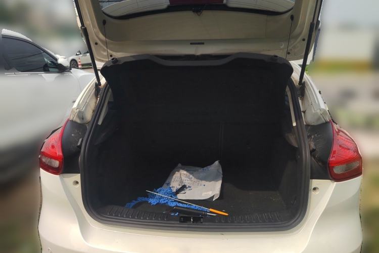 Used Ford Focus 2015 Hatchback EcoBoost 125 Automatic Supreme Style Edition Trunk