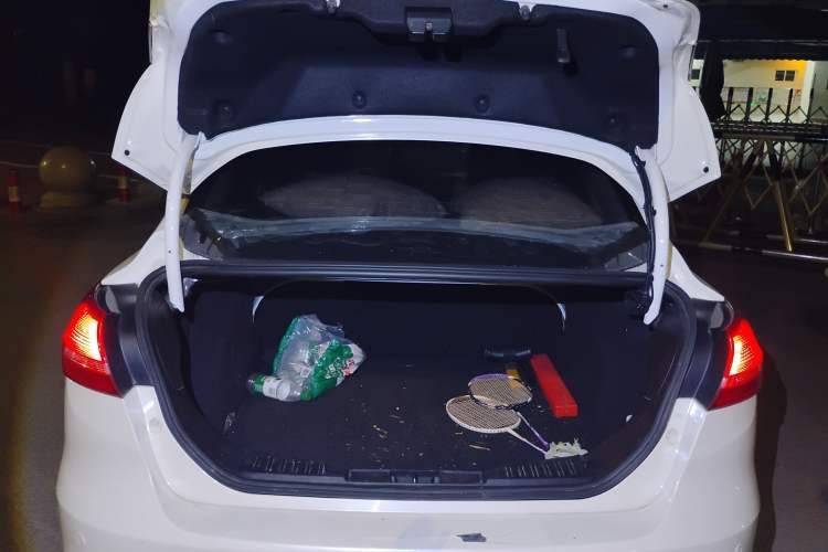 Used Ford Focus 2015 Sedan 1.6L Automatic Trend Model Trunk