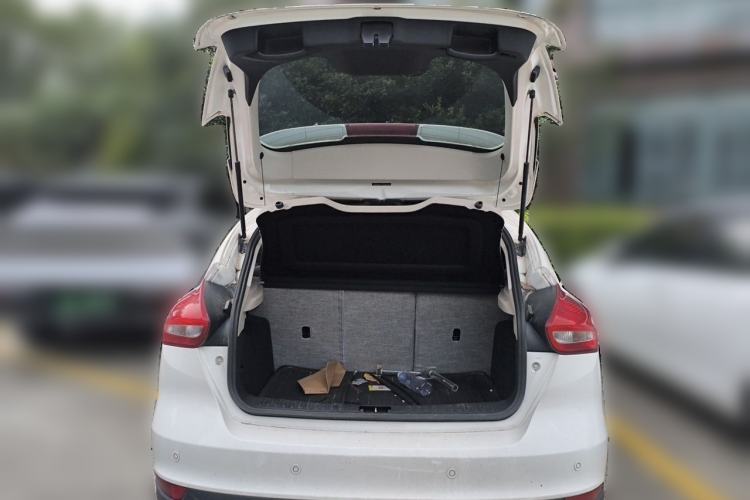 Used Ford Focus 2015 Hatchback EcoBoost 180 Automatic Elite Model Trunk