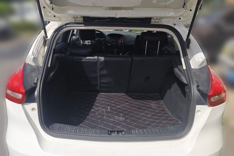 Used Ford Focus 2015 Hatchback 1.6L Automatic Comfort Model Trunk