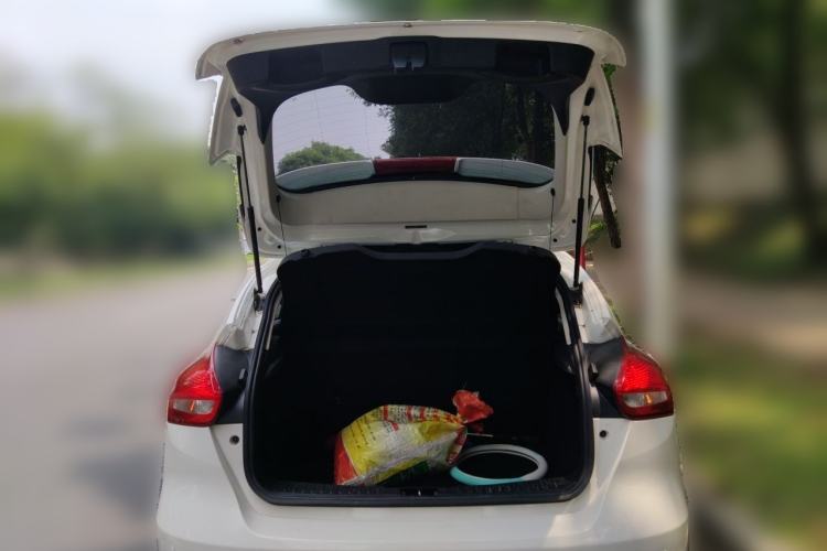 Used Ford Focus 2015 Hatchback 1.6L Automatic Comfort Model Trunk