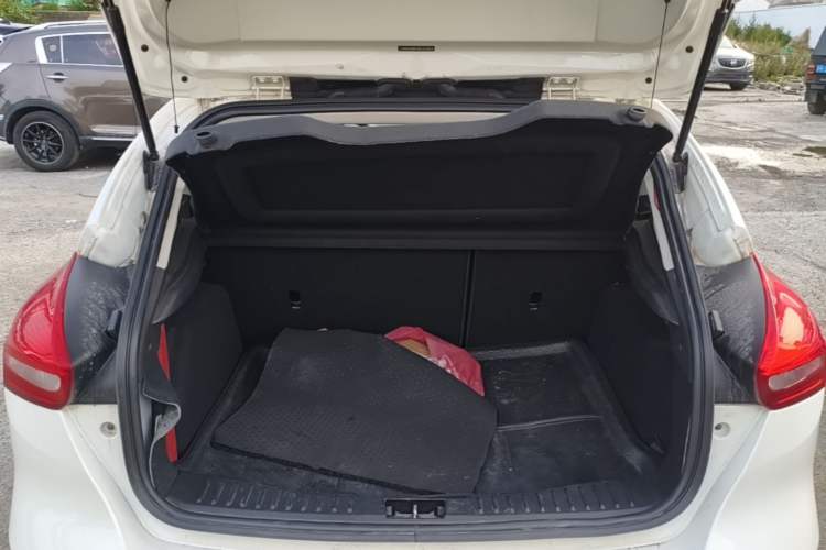 Used Ford Focus 2015 Hatchback 1.6L Automatic Comfort Model Trunk