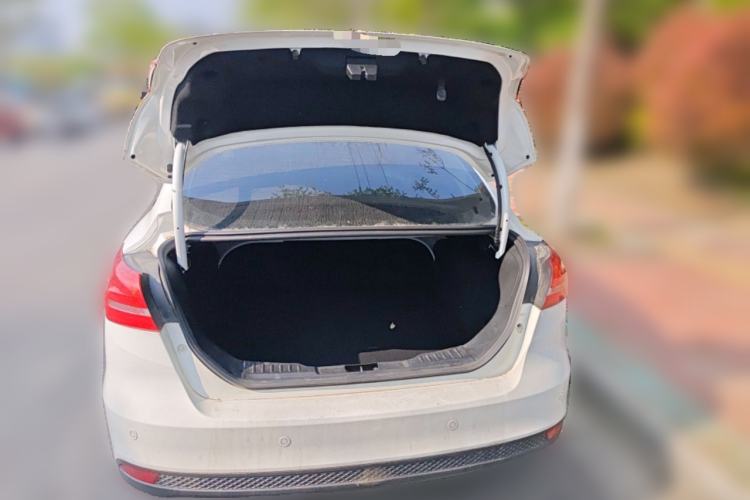 Used Ford Focus 2015 Sedan EcoBoost 125 Manual – Ultra-Style Edition Trunk