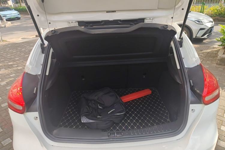 Used Ford Focus 2015 Hatchback 1.6L Automatic Fashion Edition Trunk