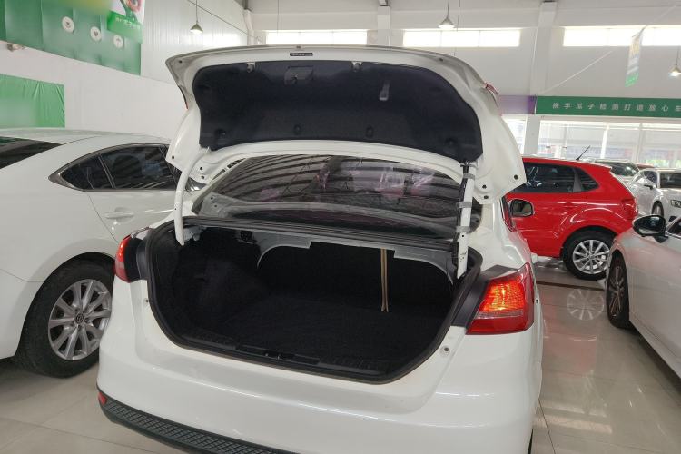 Used Ford Focus 2015 Sedan 1.6L Automatic Comfort Model Trunk
